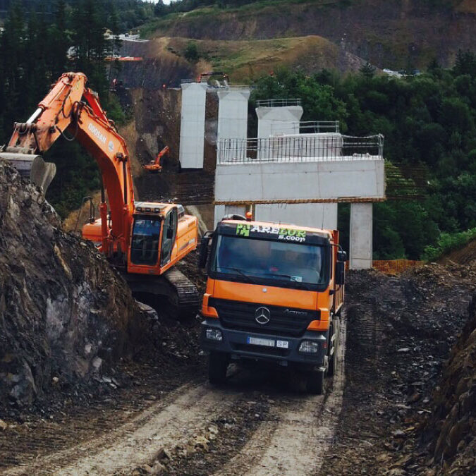 Transportes y basculantes | ARELUR | Trabajos realizados | Lasarte Gipuzkoa